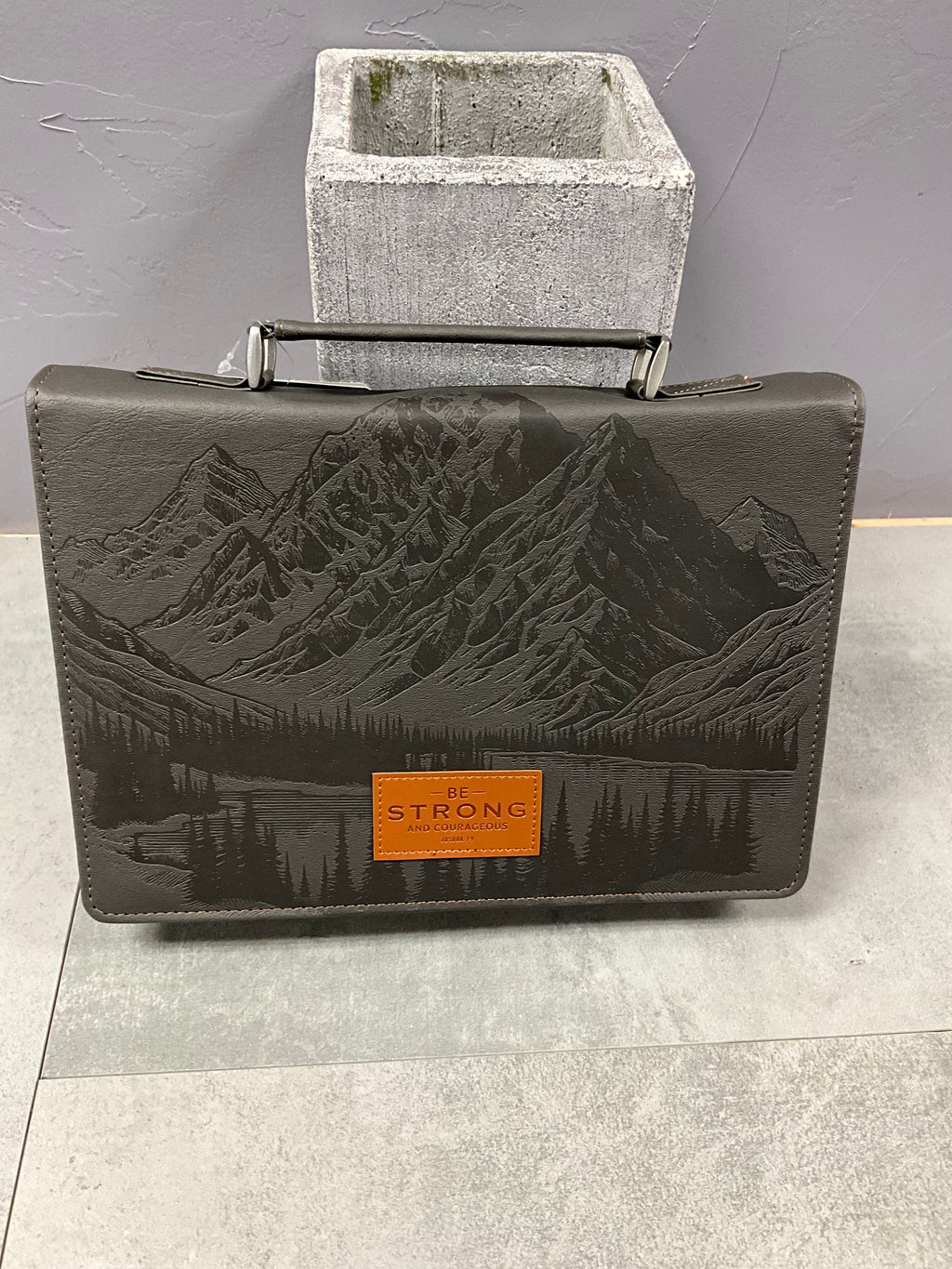 Bible Cover Classic Grey Be Strong and Coragous