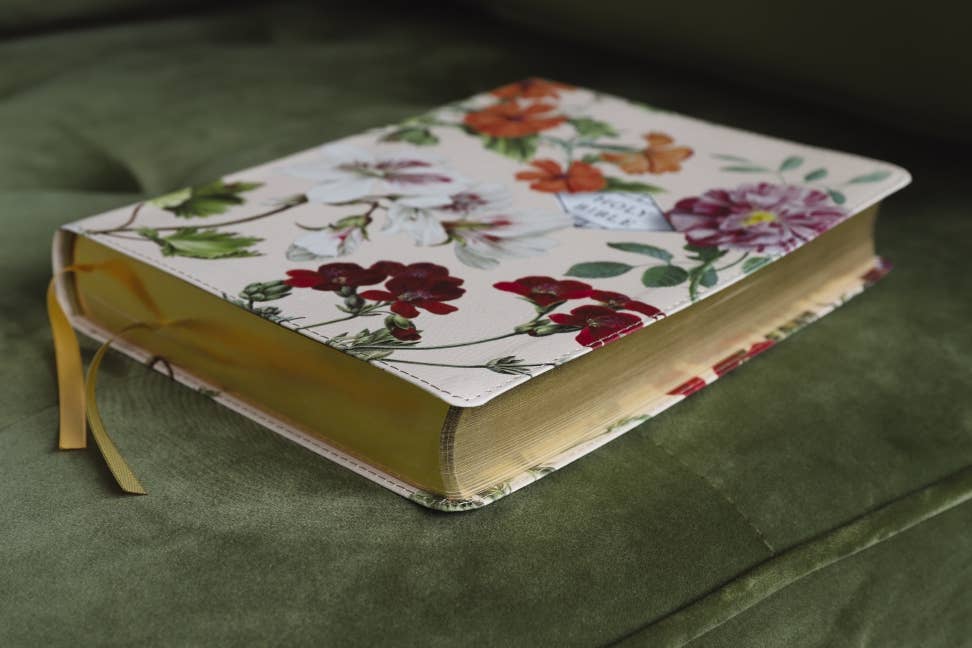 HarperCollins Christian Publishing - NASB Artisan Collection Bible, Leathersoft, Almond Floral